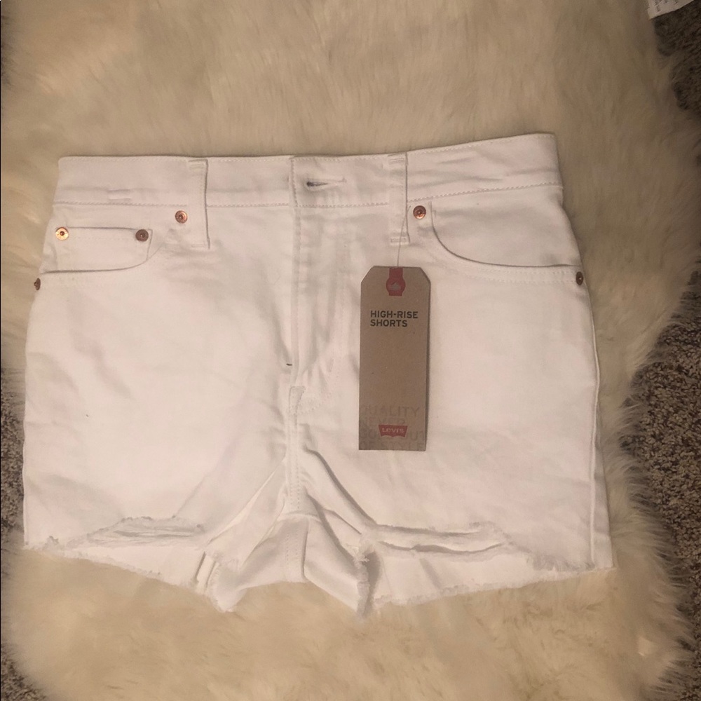 NWT Levi’s White High Waisted Shorts